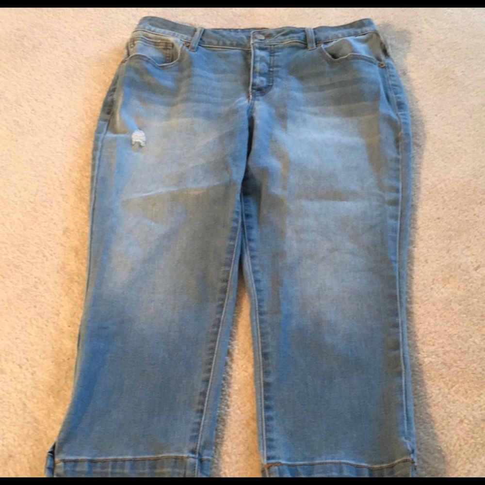 NWT Maurices Capris